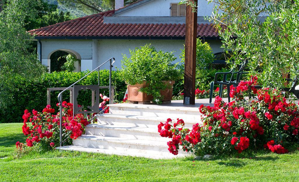 Gasthaus Poggio Degli Olivi Saturnia Exterior foto